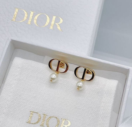 CD Dangly Pearls