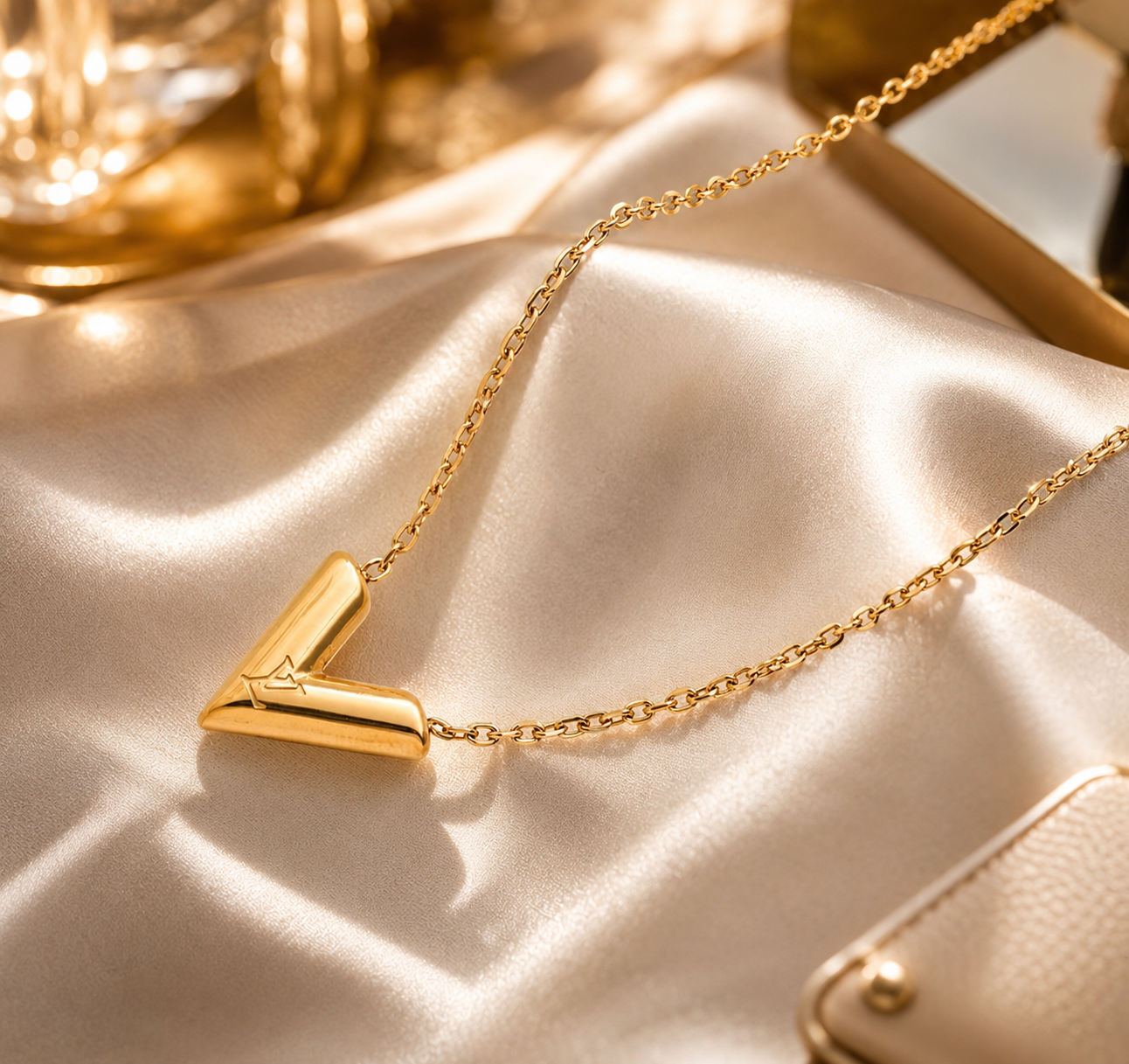 V Necklace Branded(Pre Order)