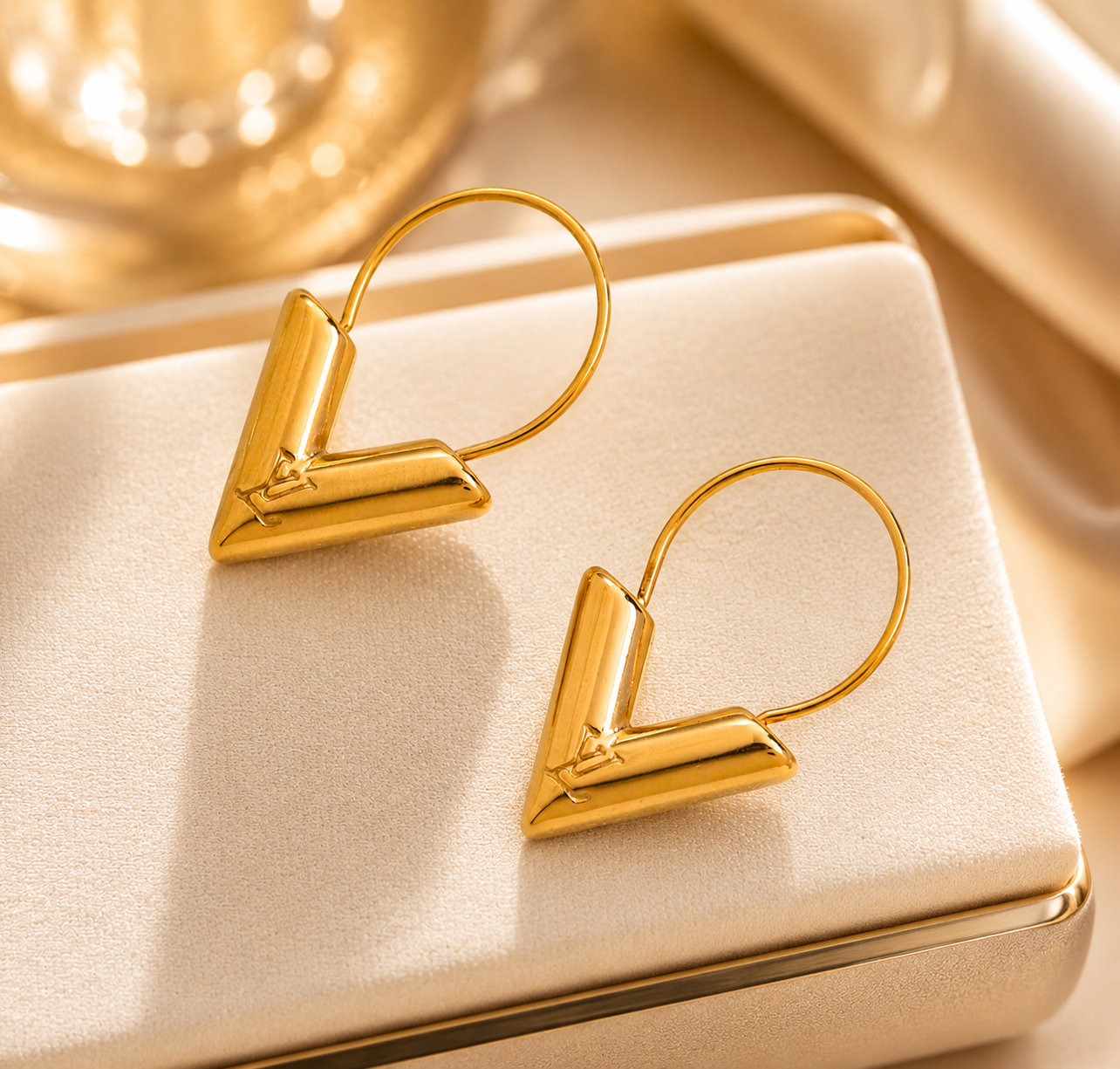 Essential V Earrings(Pre Order)